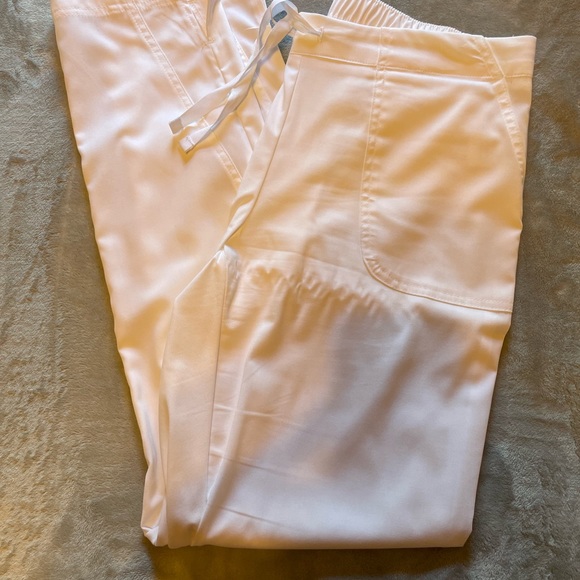 Scrubs Set - Picture 3 of 3